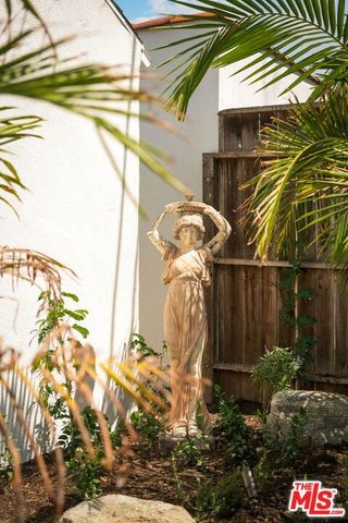 802 S Cochran Avenue, Los Angeles, CA 90036