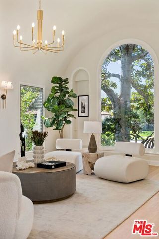 802 S Cochran Avenue, Los Angeles, CA 90036