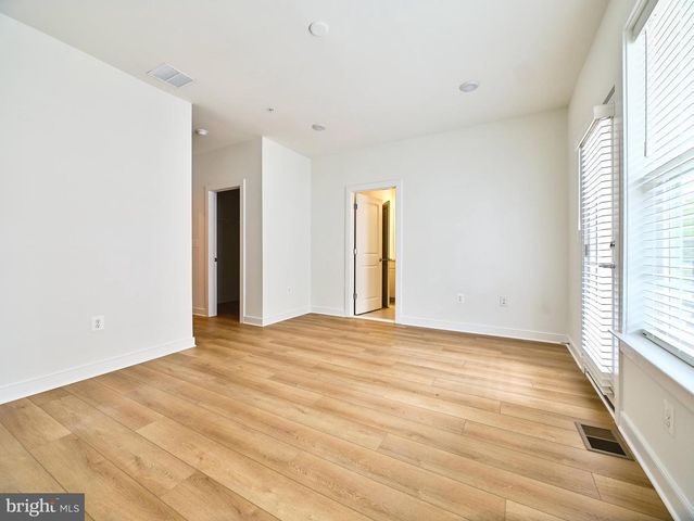 16076 FREDERICK RD, Rockville, MD 20850