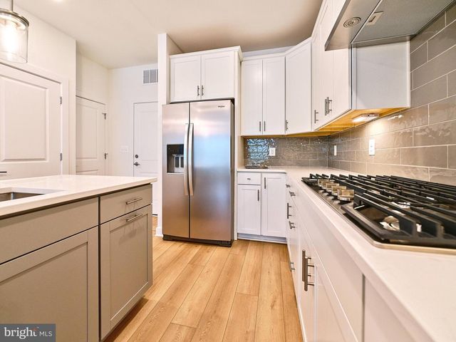 16076 FREDERICK RD, Rockville, MD 20850