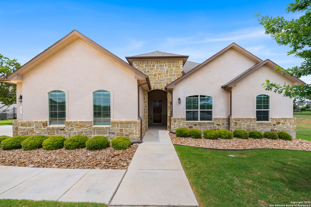 381 Hessen, New Braunfels, TX 78132