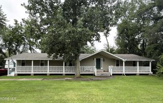 802 S Favony Avenue, Holland, OH 43528