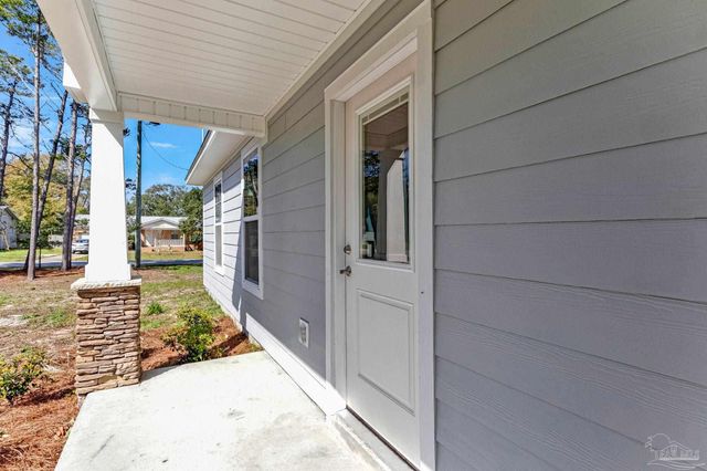 3152 Clemson Rd, Gulf Breeze, FL 32563