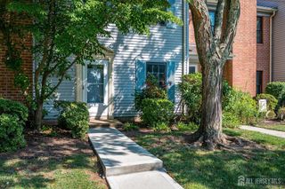 5 Pear Tree Lane, Franklin, NJ 08823