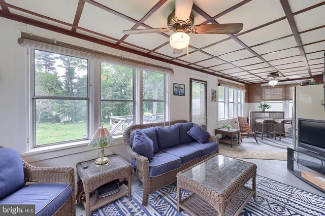 1759 EDEN RD, Lancaster, PA 17601