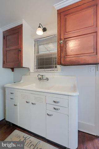 1759 EDEN RD, Lancaster, PA 17601