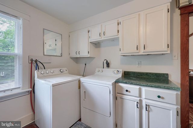 1759 EDEN RD, Lancaster, PA 17601