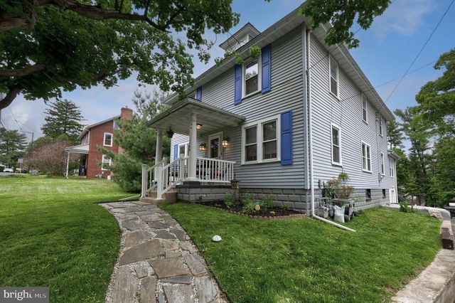 1759 EDEN RD, Lancaster, PA 17601