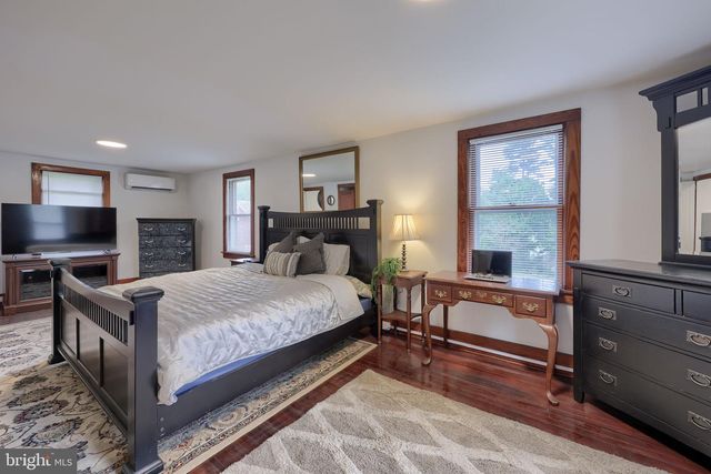 1759 EDEN RD, Lancaster, PA 17601