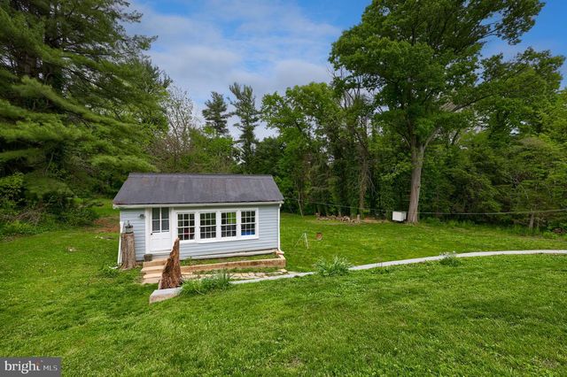 1759 EDEN RD, Lancaster, PA 17601
