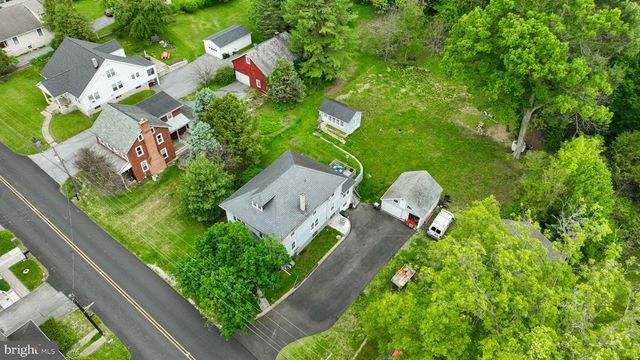 1759 EDEN RD, Lancaster, PA 17601