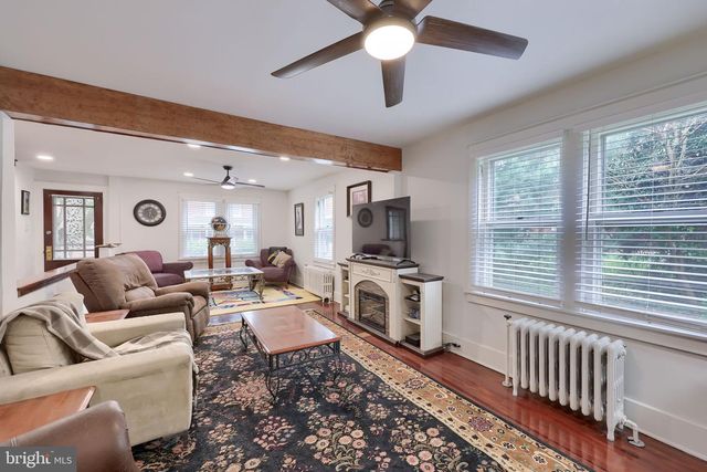 1759 EDEN RD, Lancaster, PA 17601