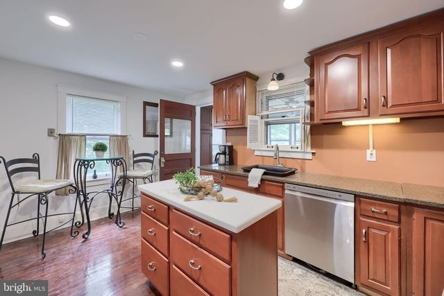 1759 EDEN RD, Lancaster, PA 17601