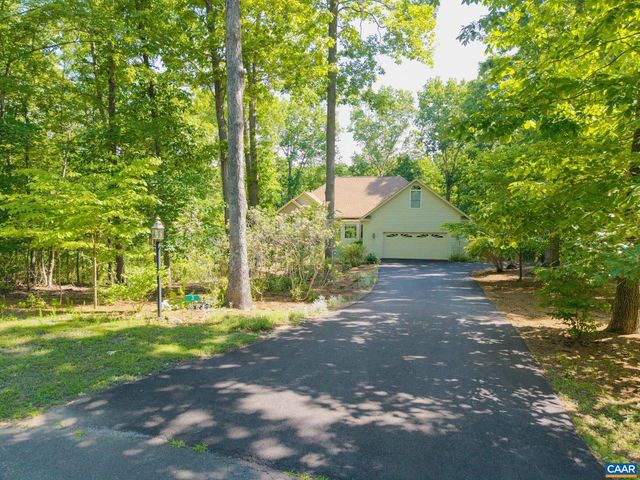 3 NUTWOOD CIR, Palmyra, VA 22963