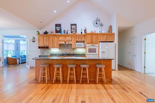 3 NUTWOOD CIR, Palmyra, VA 22963