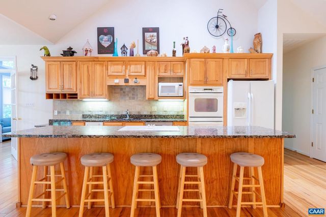 3 NUTWOOD CIR, Palmyra, VA 22963