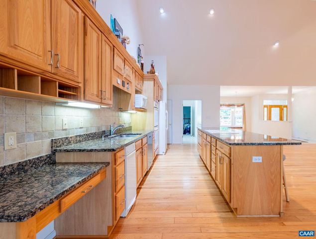3 NUTWOOD CIR, Palmyra, VA 22963