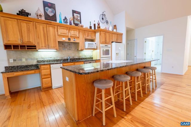 3 NUTWOOD CIR, Palmyra, VA 22963