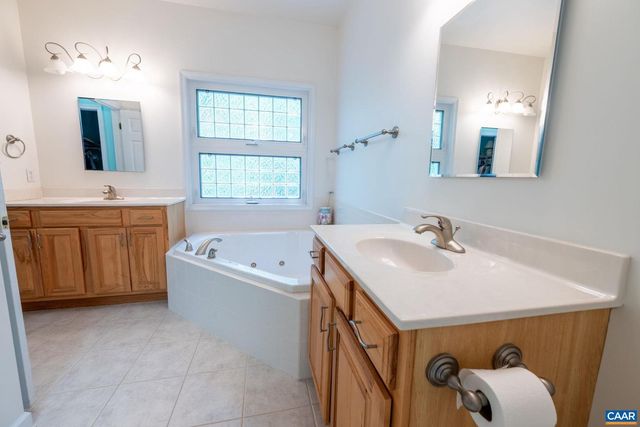 3 NUTWOOD CIR, Palmyra, VA 22963
