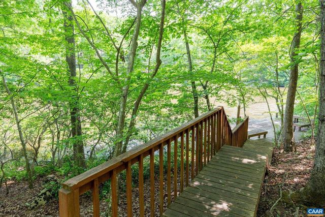 3 NUTWOOD CIR, Palmyra, VA 22963