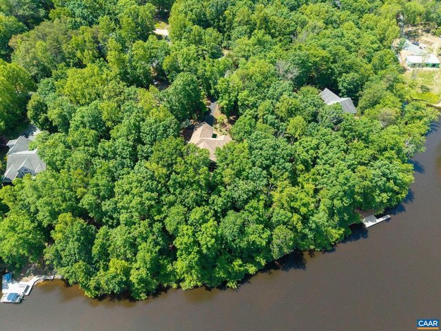 3 NUTWOOD CIR, Palmyra, VA 22963