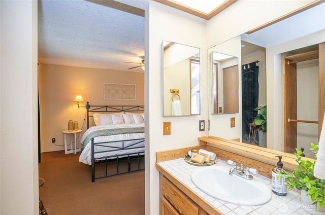 5501 NW Glenn Firs Lane, Silverdale, WA 98383