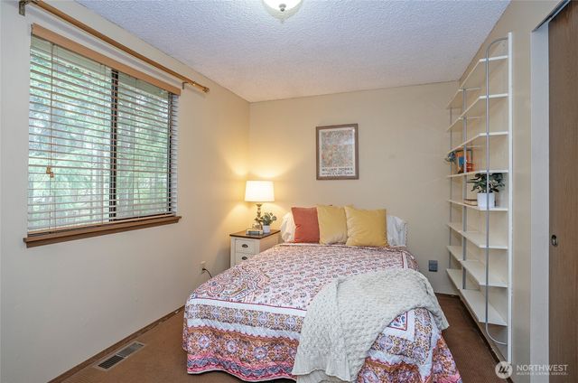 5501 NW Glenn Firs Lane, Silverdale, WA 98383