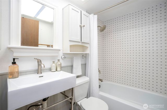5501 NW Glenn Firs Lane, Silverdale, WA 98383