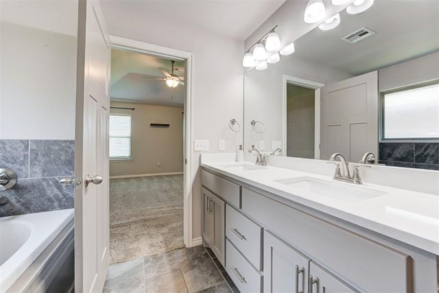 9113 Yassir Boulevard, Yukon, OK 73099