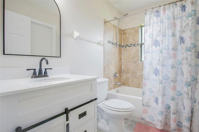 2021 HORSE CREEK LANE, Haines City, FL 33844