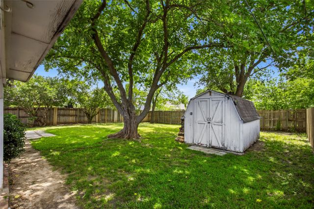 6601 Hughes Drive, Watauga, TX 76148