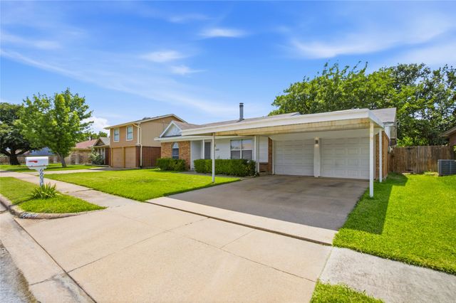 6601 Hughes Drive, Watauga, TX 76148