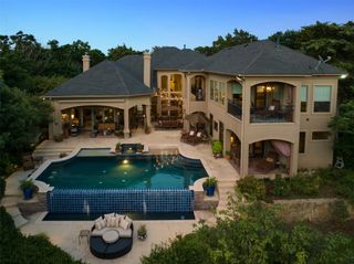 827 Bluff Ridge Drive, Cedar Hill, TX 75104
