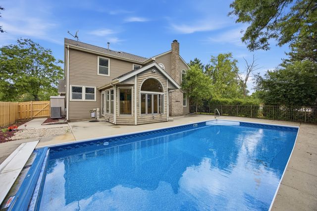 1497 Lilac Drive, Crystal Lake, IL 60014