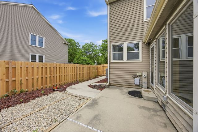 1497 Lilac Drive, Crystal Lake, IL 60014