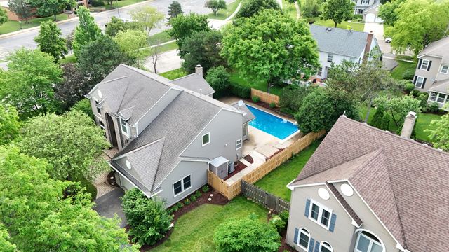 1497 Lilac Drive, Crystal Lake, IL 60014