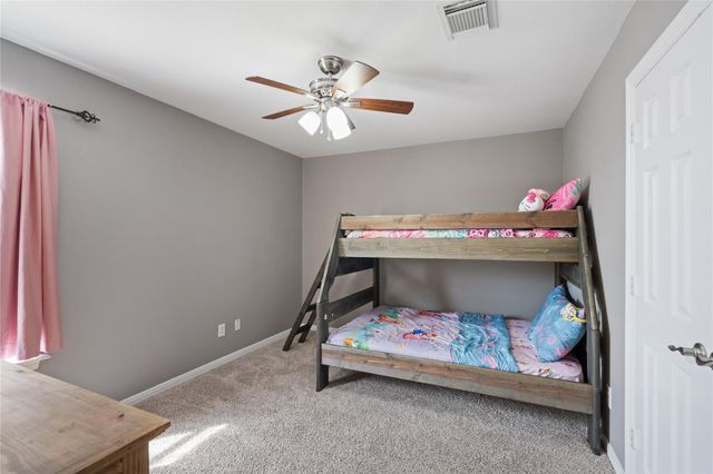 5127 Chase Park Circle, Bacliff, TX 77518