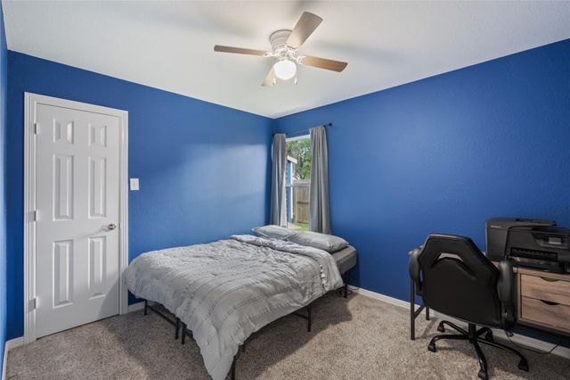 5127 Chase Park Circle, Bacliff, TX 77518