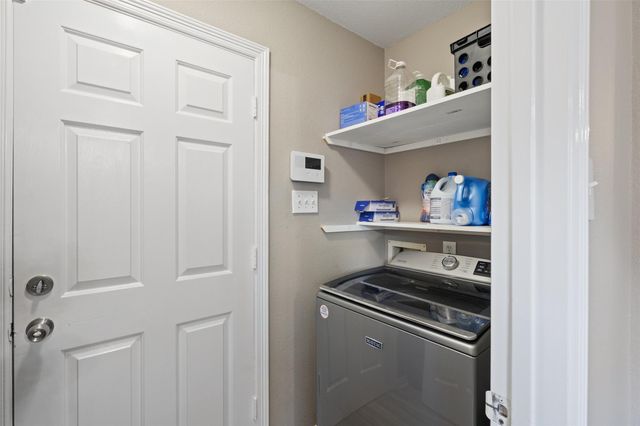 5127 Chase Park Circle, Bacliff, TX 77518