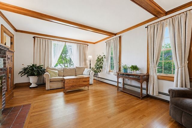 111 Gay St, Norwood, MA 02062