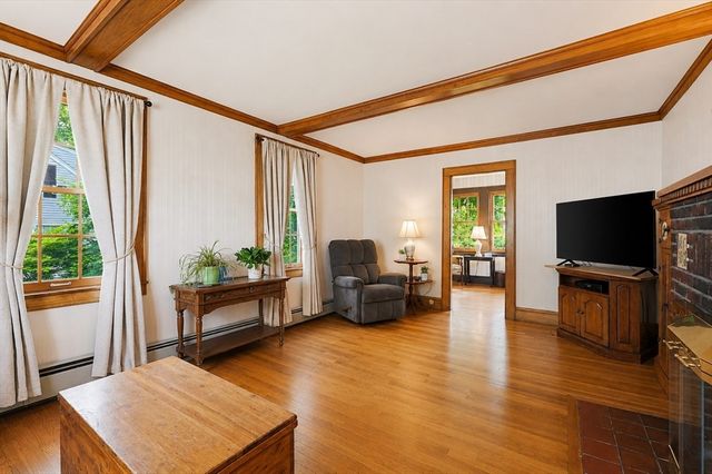 111 Gay St, Norwood, MA 02062