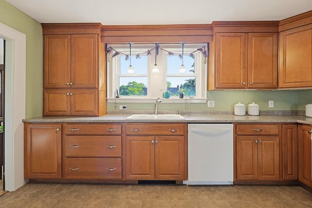 111 Gay St, Norwood, MA 02062