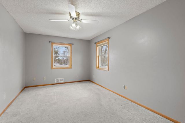 807 Rose Place, Roseville, MN 55113