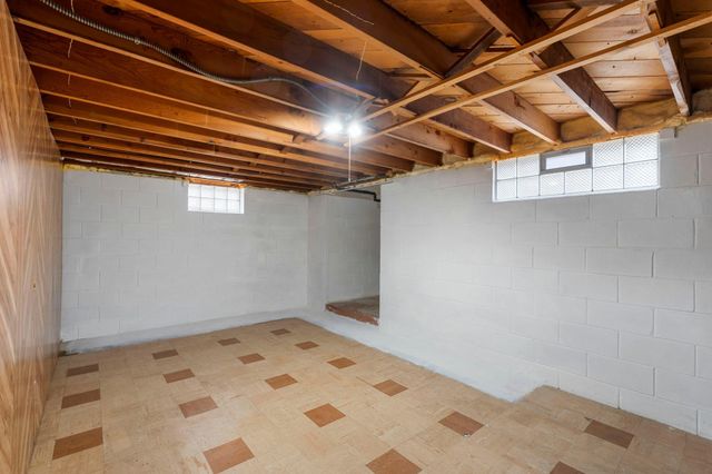 807 Rose Place, Roseville, MN 55113