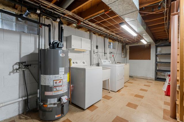 807 Rose Place, Roseville, MN 55113