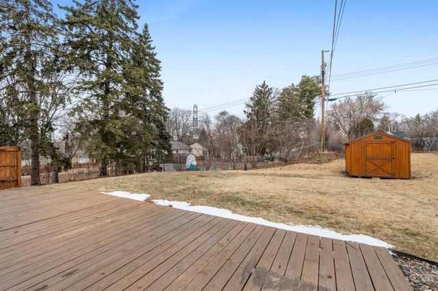 807 Rose Place, Roseville, MN 55113