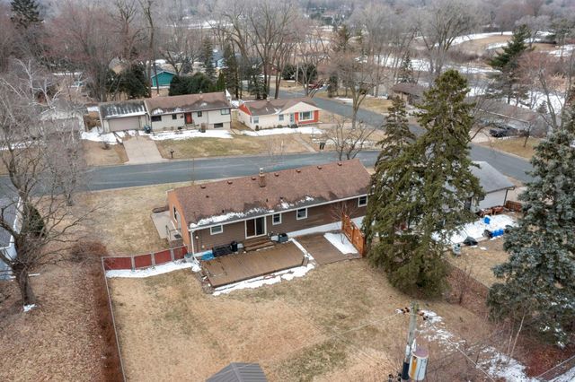 807 Rose Place, Roseville, MN 55113