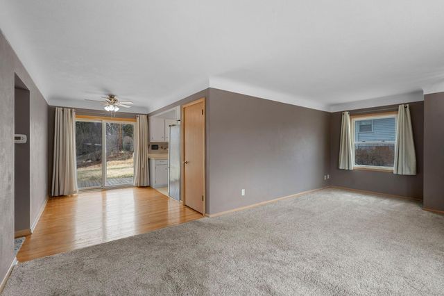 807 Rose Place, Roseville, MN 55113