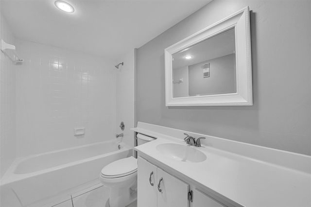 1713 Whitehall Drive 103, Davie, FL 33324