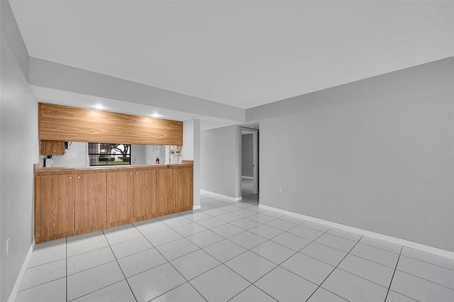 1713 Whitehall Drive 103, Davie, FL 33324